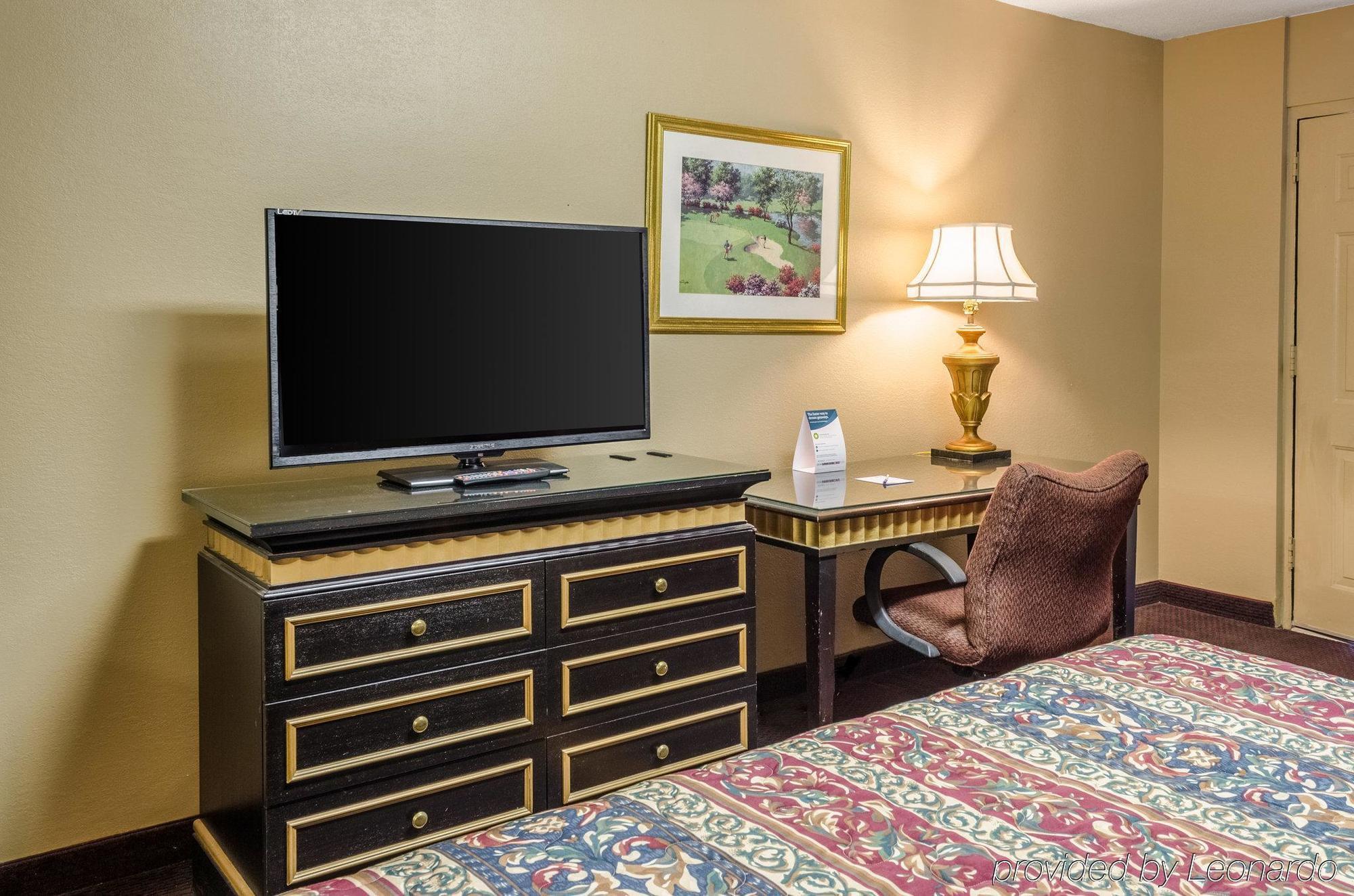 Rodeway Inn Indianola Екстер'єр фото