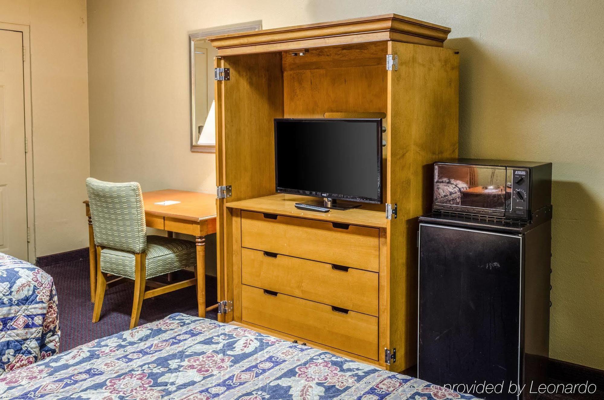 Rodeway Inn Indianola Екстер'єр фото