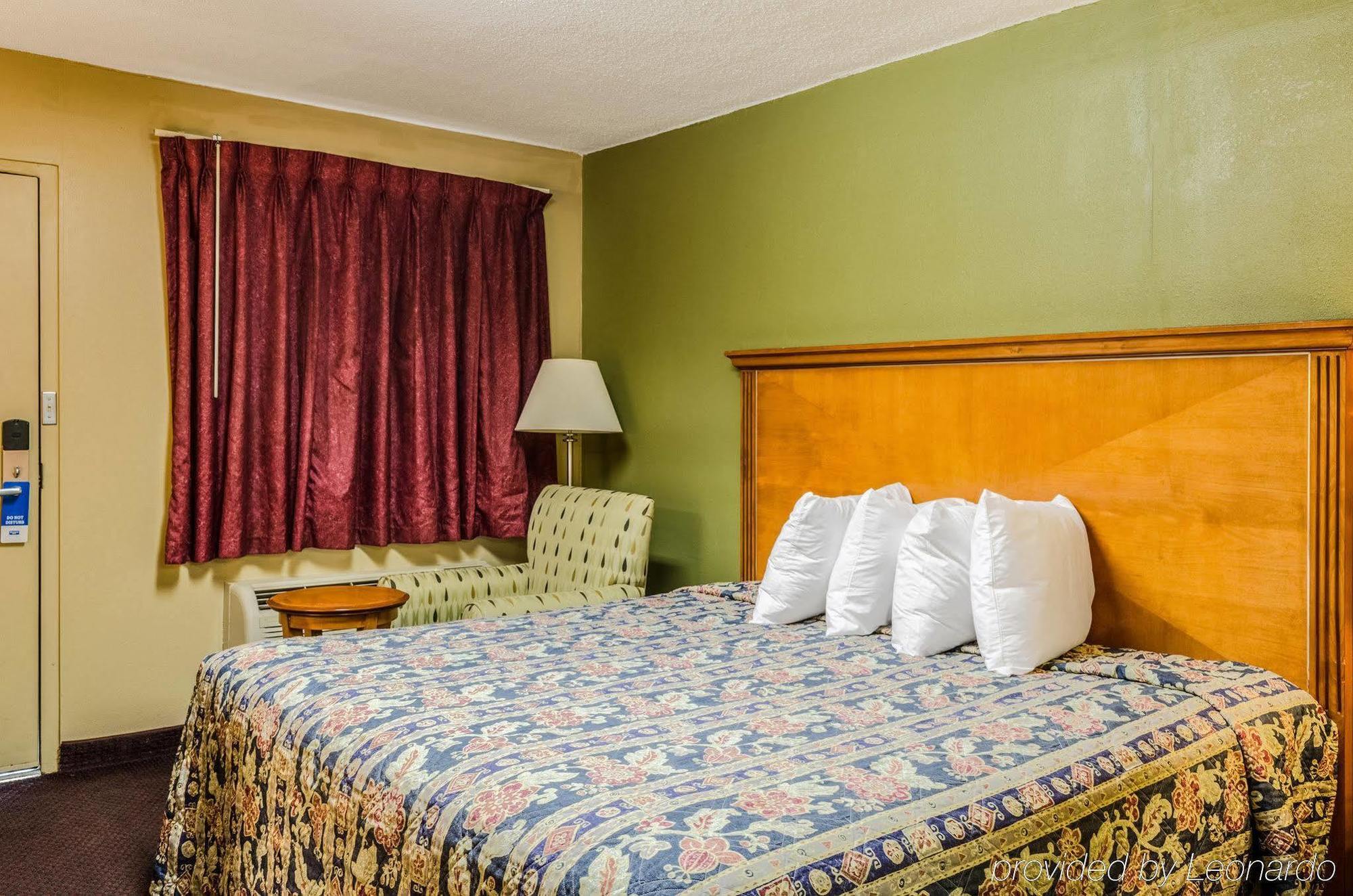 Rodeway Inn Indianola Екстер'єр фото