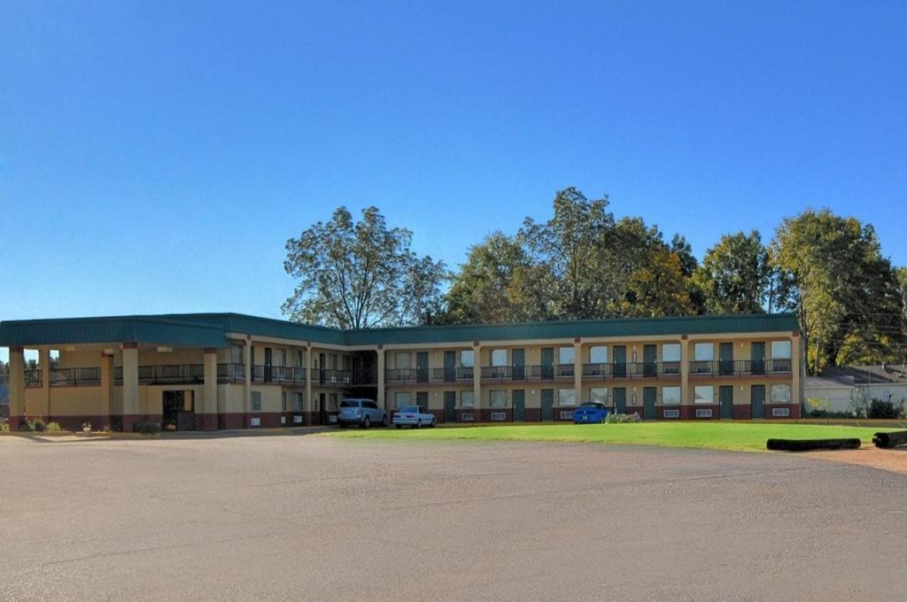 Rodeway Inn Indianola Екстер'єр фото
