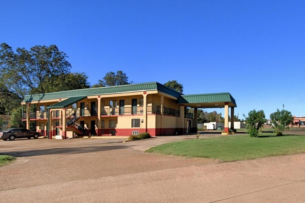 Rodeway Inn Indianola Екстер'єр фото